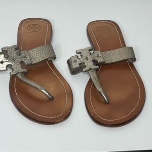 Tory Burch Moore Silver Leather Logo Thong Sandals Size 8.5